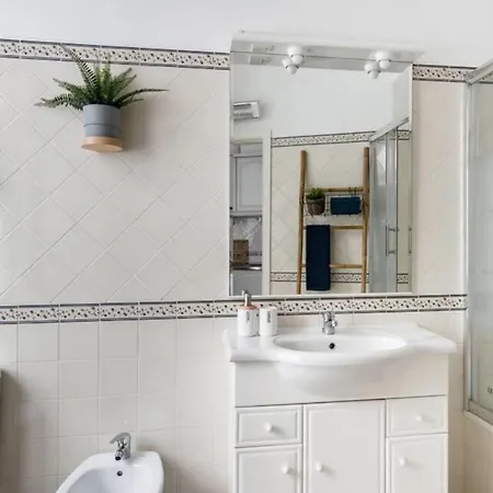 Rustic View In Baixa By River Tagus * Lisboa