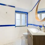 Apartman Baixa Heritage Apartments By Cathedral & Tram 28 By Nestatlisbon