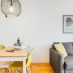 Baixa Heritage Apartments By Cathedral & Tram 28 By Nestatlisbon