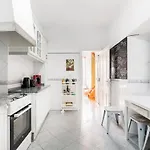 Baixa Heritage Apartments By Cathedral & Tram 28 By Nestatlisbon