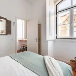 Baixa Heritage Apartments By Cathedral & Tram 28 By Nestatlisbon