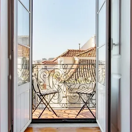 Apartman Baixa Heritage Apartments By Cathedral & Tram 28 By Nestatlisbon