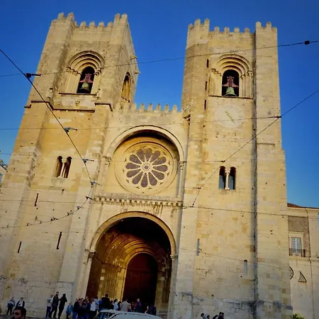 Rustic View In Baixa By River Tagus Лісабон