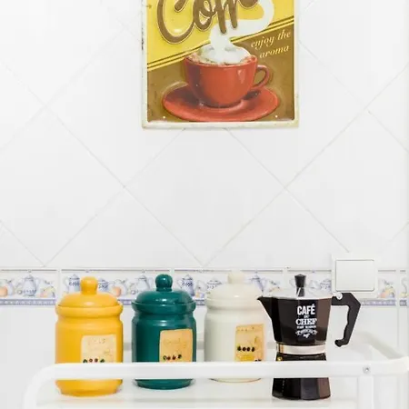 Rustic View In Baixa By River Tagus Лісабон