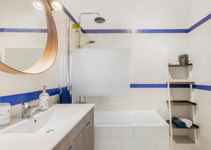 Rustic View In Baixa By River Tagus * Lisboa